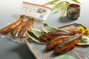 甘露煮よりもサッパリした味合いが特徴の、岐阜県の郷土料理「赤煮」は絶品です。